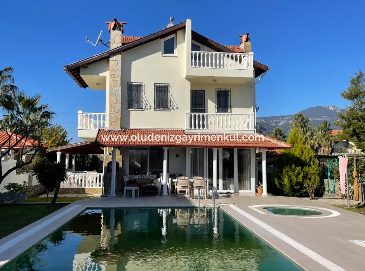 Villa Zum Verkauf In 600M2 Grundstück In Dalyan