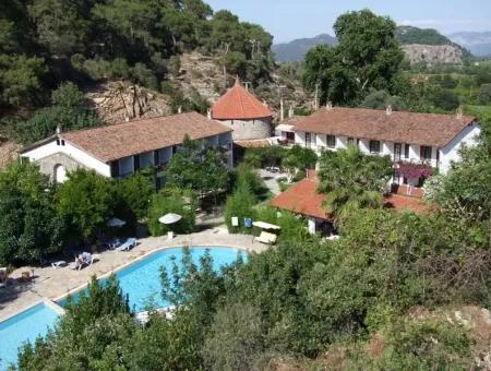 5000M2 In Dalyan-Köycegiz, Dalyan, Dalyan Immobilien-Hotel Zum Verkauf Mit 30 Zimmern, Auf Einem Grundstück