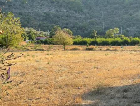 2000M2 Grundstück Zum Verkauf In Der Bebauten Gegend Des Dorfes Çandir