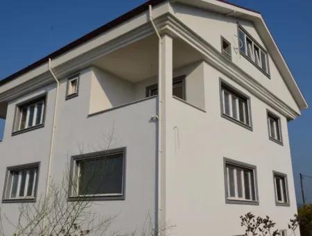 Dalyan Eskiköy'de Göl Manzaralı Satılık Villa