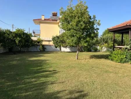 Okçular'da 1007M2 Arsa İçinde Satılık Villa